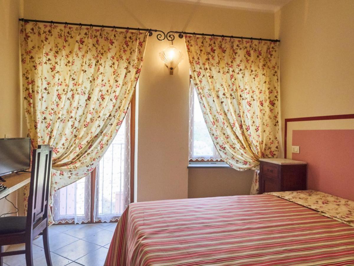 Eremo Dei Poeti Albergo Diffuso เอาล์ลา ภายนอก รูปภาพ